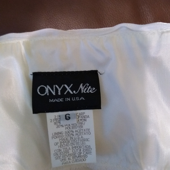 White evening gown - Picture 5 of 6